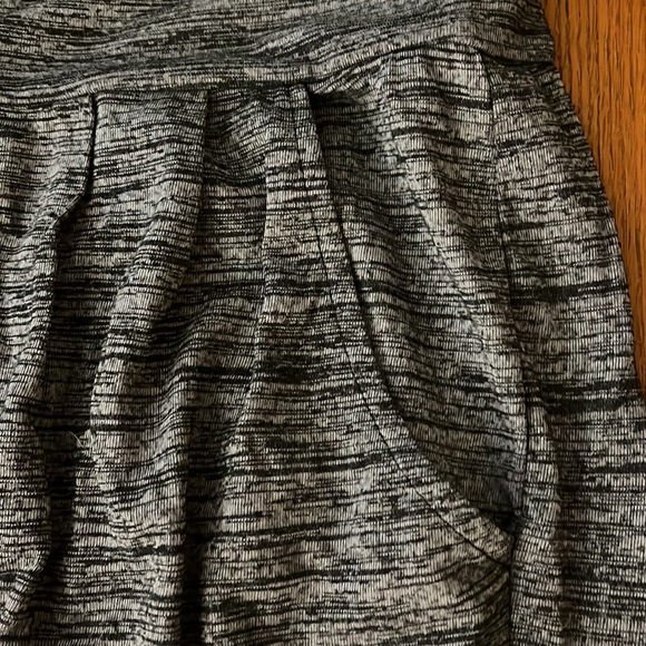 Mossimo heather dark gray capris pants, size small - Picture 5 of 5